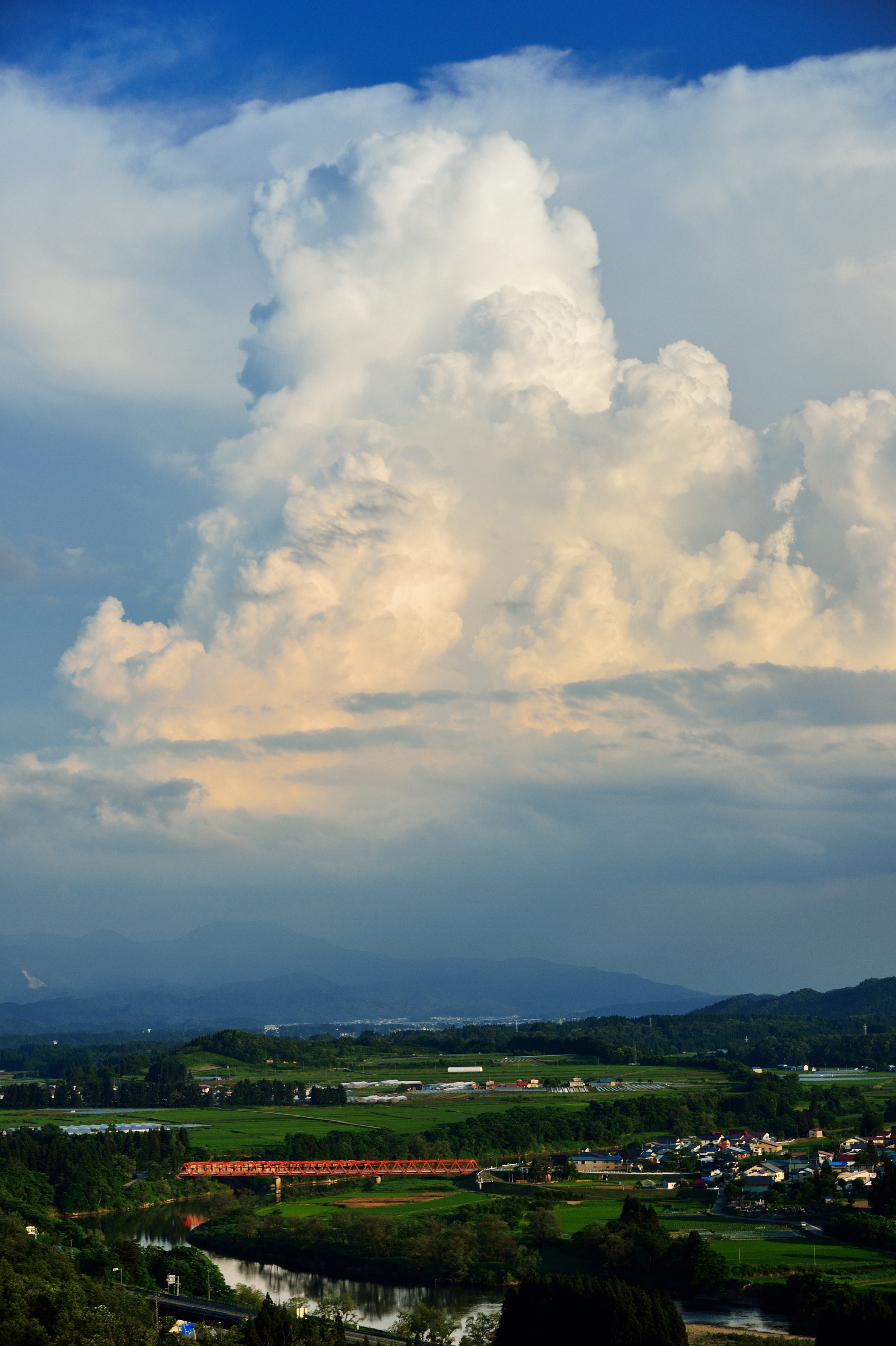 入道雲と猿羽根大橋