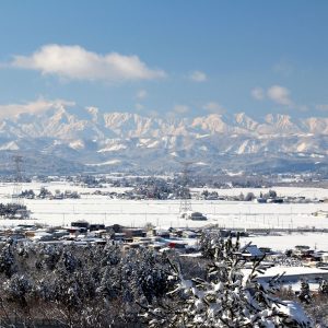 八ケ森から望む飯豊連峰